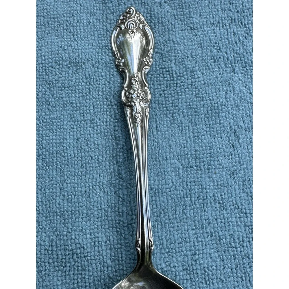 Oneida Community Louisiana Pierced Serving Spoon Stainless Flatware 8.5